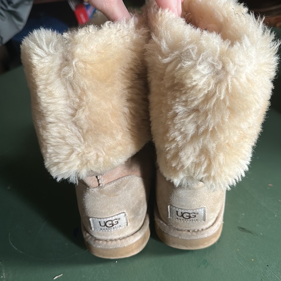 Sand Tall UGG - Picture 3 of 3